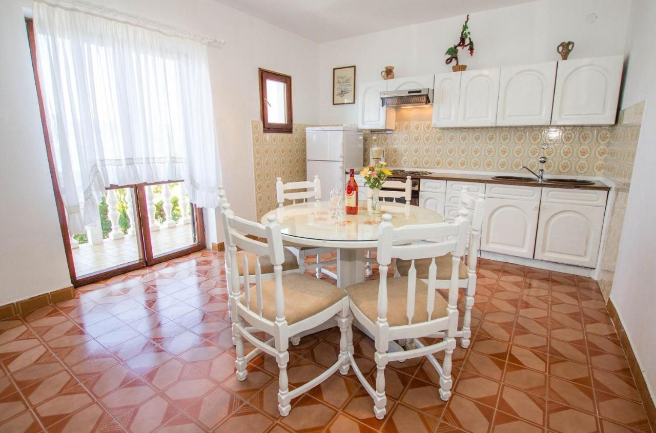 Apartments David - 20M From The Beach With Parking Трогір Екстер'єр фото