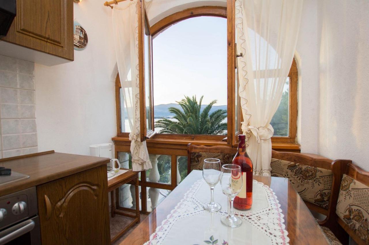 Apartments David - 20M From The Beach With Parking Трогір Екстер'єр фото
