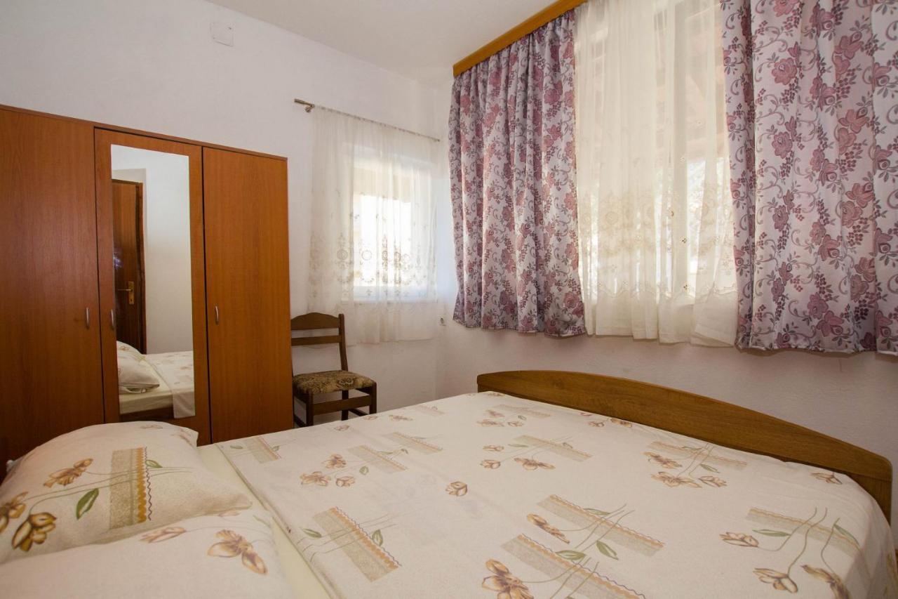 Apartments David - 20M From The Beach With Parking Трогір Екстер'єр фото